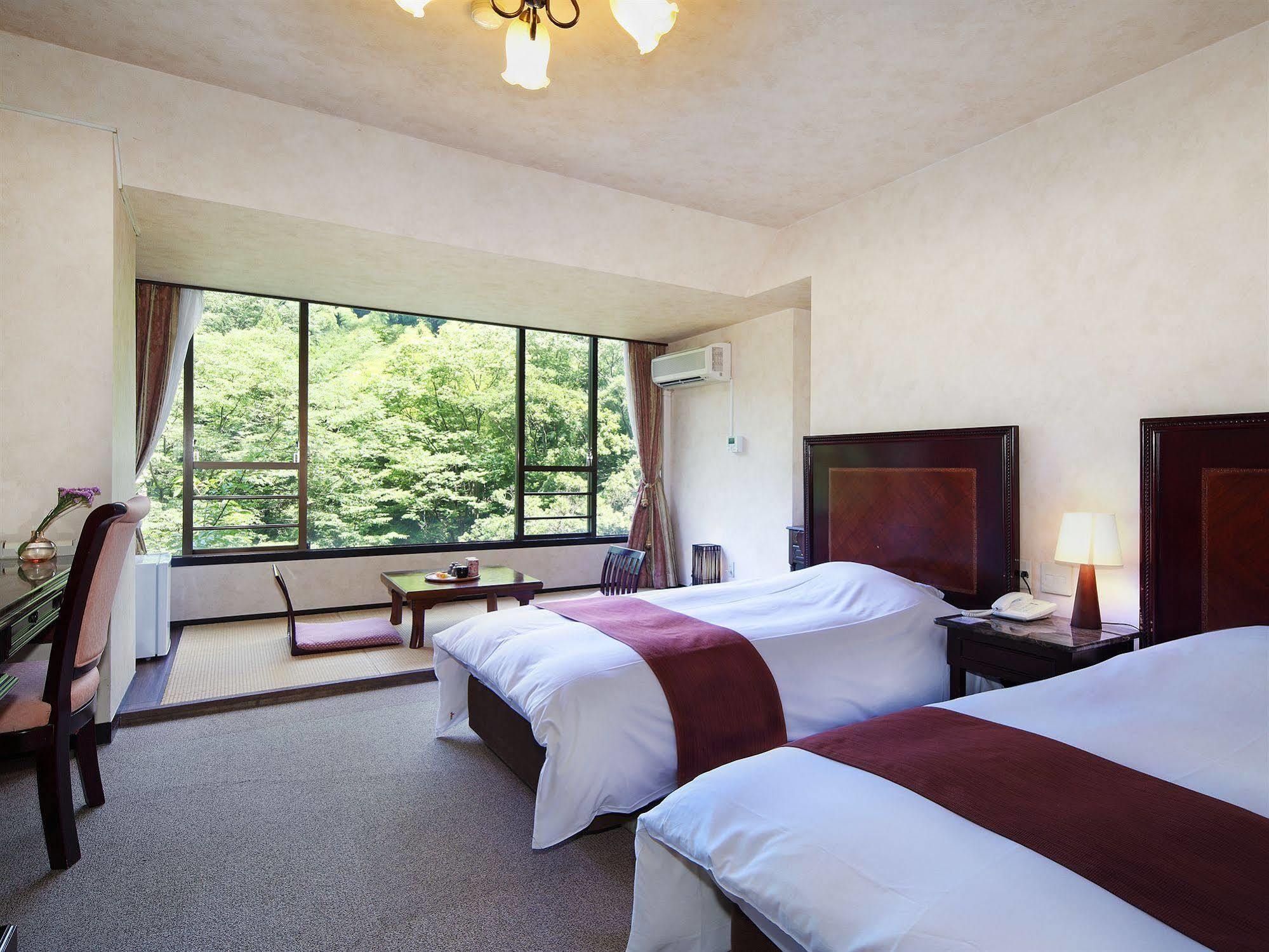 Tonosawa Quatre Saisons Hotel Hakone Exterior photo